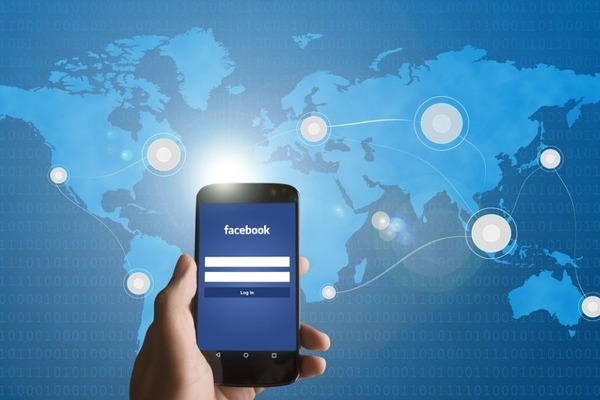 B2B Marketing through Facebook and Instagram B2B Marketing through Facebook and Instagram